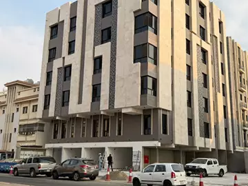 صالة عرض تجاري للإيجار في حي البوادي في جدة