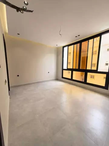 شقة سكني للبيع في حي البوادي في جدة