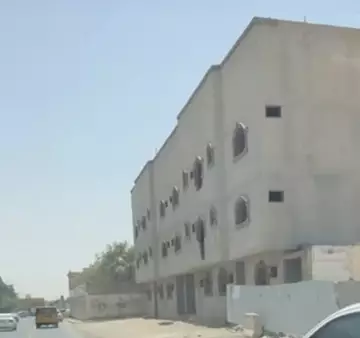 عمارة تجارية سكنية للبيع في حي المنصورة