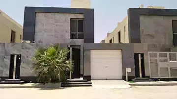 فيلا مستقلة للبيع بموقع ممتاز حي العارض