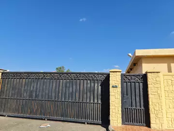 ارض للبيع في حي الحمدانية