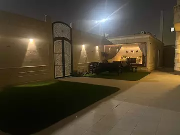 فيلا فاخرة للبيع في حي الروضة في شرق الرياض