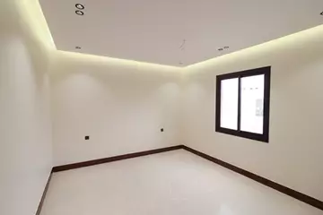 شقة 4 غرف بحي الروضة للبيع أفراغ فوري جديدة بمدخلين 