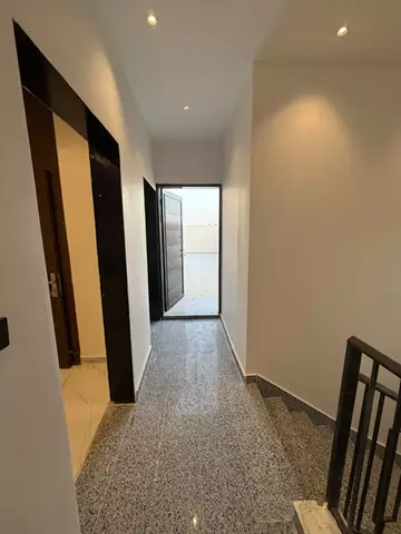 شقة سكني للبيع بحي الجنادرية شرق الرياض