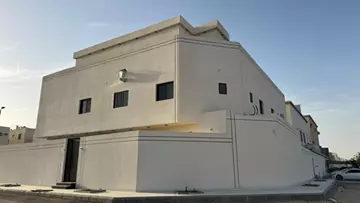 شقة سكني للبيع في حي ضاحية الملك فهد في الدمام