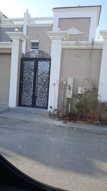 فلة سكنية للبيع في حي الثنيانية في الخبر