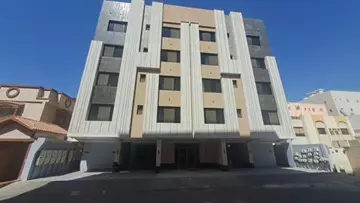 شقة جديدة فاخره للإيجار في حي النزهة