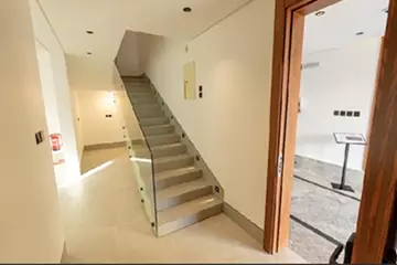 شقة سكني للبيع في حي العارض في شمال الرياض