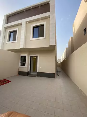دور مستقل سكني للبيع في حي بدر في جنوب الرياض